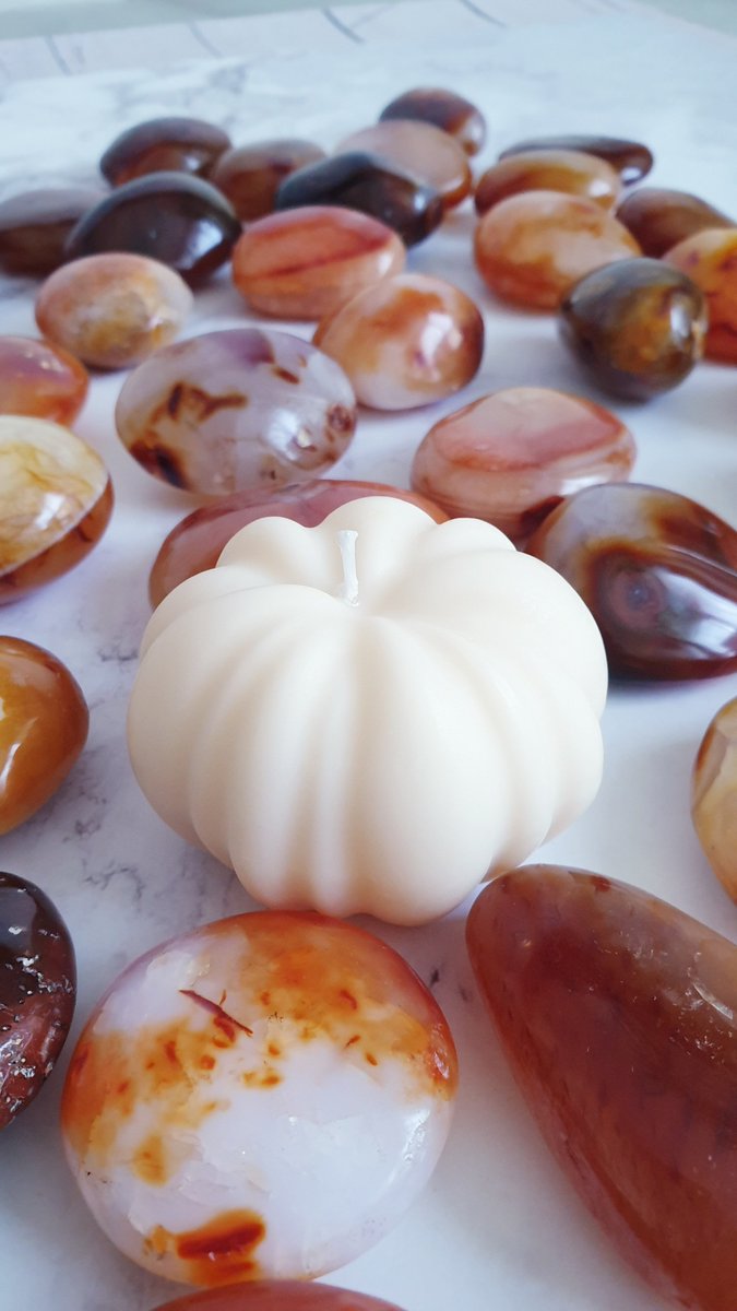 Gemastrologer's tweet image. Crystal pumpkin patch 

#IvoryGloss #subscriptionbox