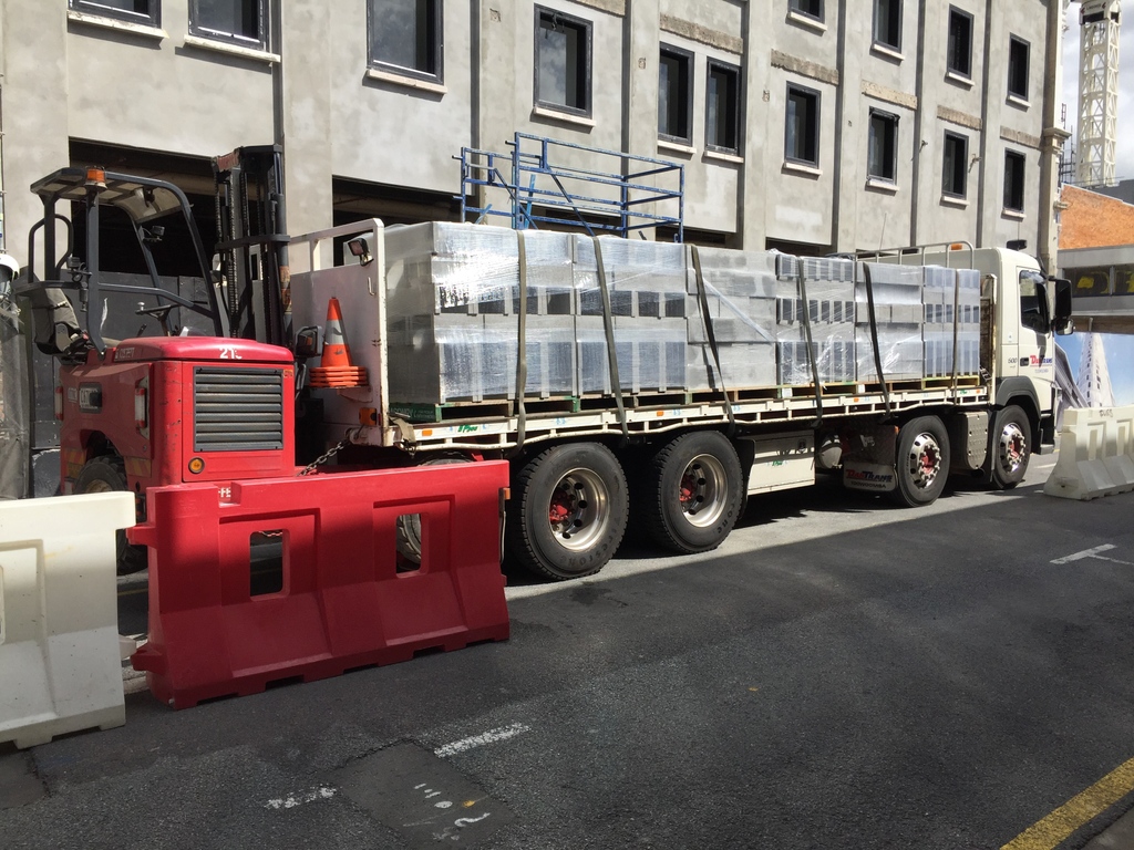 dantransptyltd's tweet photo. We get the job done no matter what! Delivering into tight and narrow roads is a breeze with our experienced drivers and all-terrain forklifts. Let us show you how it’s done! #Dantrans 

https://t.co/xoVtQJRWIz https://t.co/ALhiGDkWRD
