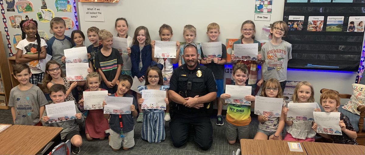 We are so thankful for ⁦<a href="/KellerPolice/">Keller Police Dept</a>⁩!Thank you to Officer Clark for visiting with us today and taking our Thank You letters to local First Responders. ⁦<a href="/WillisLaneES/">Willis Lane ES</a>⁩ 2nd grade appreciates you!!