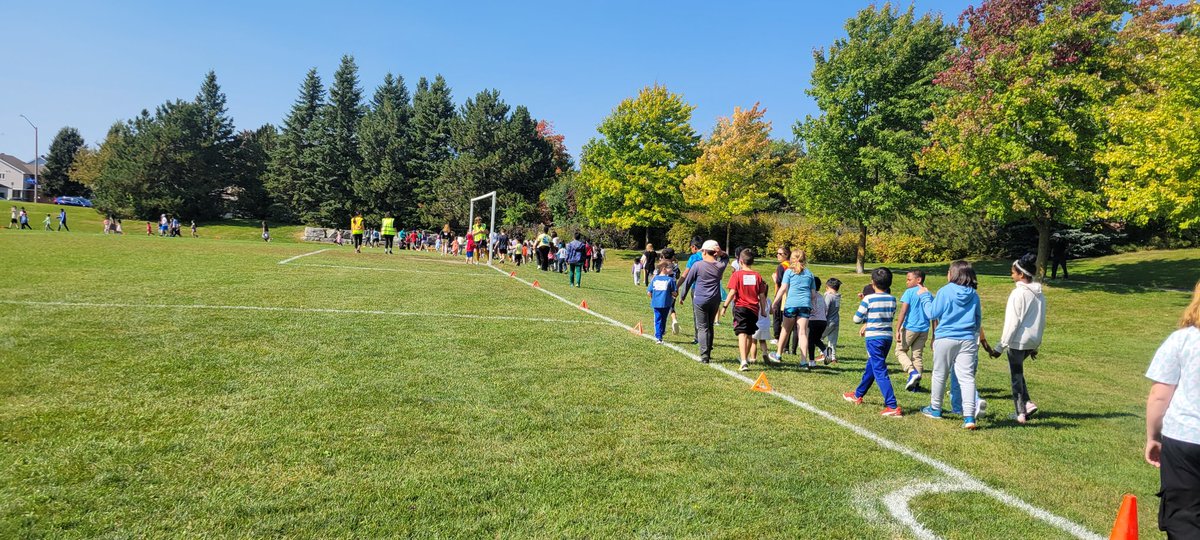 KindertownJS1's tweet photo. We had a great day for our Terry Fox Run. https://t.co/8HOIb6TrjH