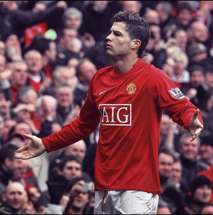 OficialSala12's tweet photo. Cristiano Ronaldo em 2008:

🏆 Bola de Ouro
🏆 Melhor jogador da FIFA
🏆 Melhor jogador da UEFA 
🏆 Melhor jogador da Premier League
⚽️ Artilheiro da Champions
⚽️ Artilheiro da Premier League
⚽️ Chuteira de Ouro

🏆 Premier League
🏆 Champions
🏆 Mundial
🏆 Community Shield https://t.co/lz01PvEy3r