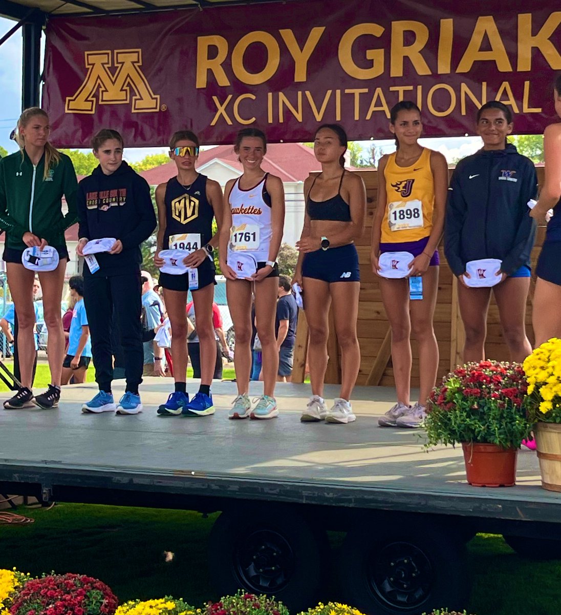 Many amazing moments &amp; pictures from today. To start,  a shout out to Drew Beason. Drew made it to the podium today in the high school championship race! She placed 15th out of 377 runners!