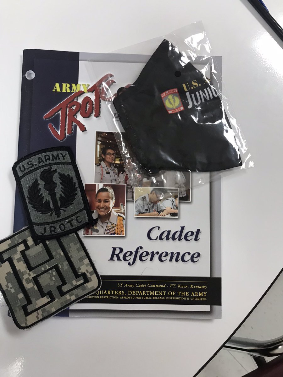 cerecerez5's tweet photo. Together we WILL be #PositiveChangeAgents💪🏼
Thank you 1st Sgt. Medina from @Hanks_JROTC @JMHanksHigh for #partnering🤝🏼with us & taking the🕰to begin👣to build a #PositiveRelationship👂🏼with OUR future cadet.
#SupportiveAdults🫶🏼
@RCadena2001LTD @Acuna008 https://t.co/ke2K41hliE