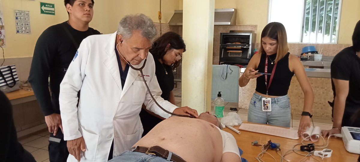 IsssteJalisco's tweet photo. Esta mañana personal de Equipos Comunitarios en Salud ECOS para el Bienestar #IsssteJalisco acuden al Instituto Médico Social El Refugio, para otorgar servicios médicos de primer contacto. Se brindaron servicios gratuitos. #NuevoIssste #TransformandoAlIssste https://t.co/wKipfYSpjg