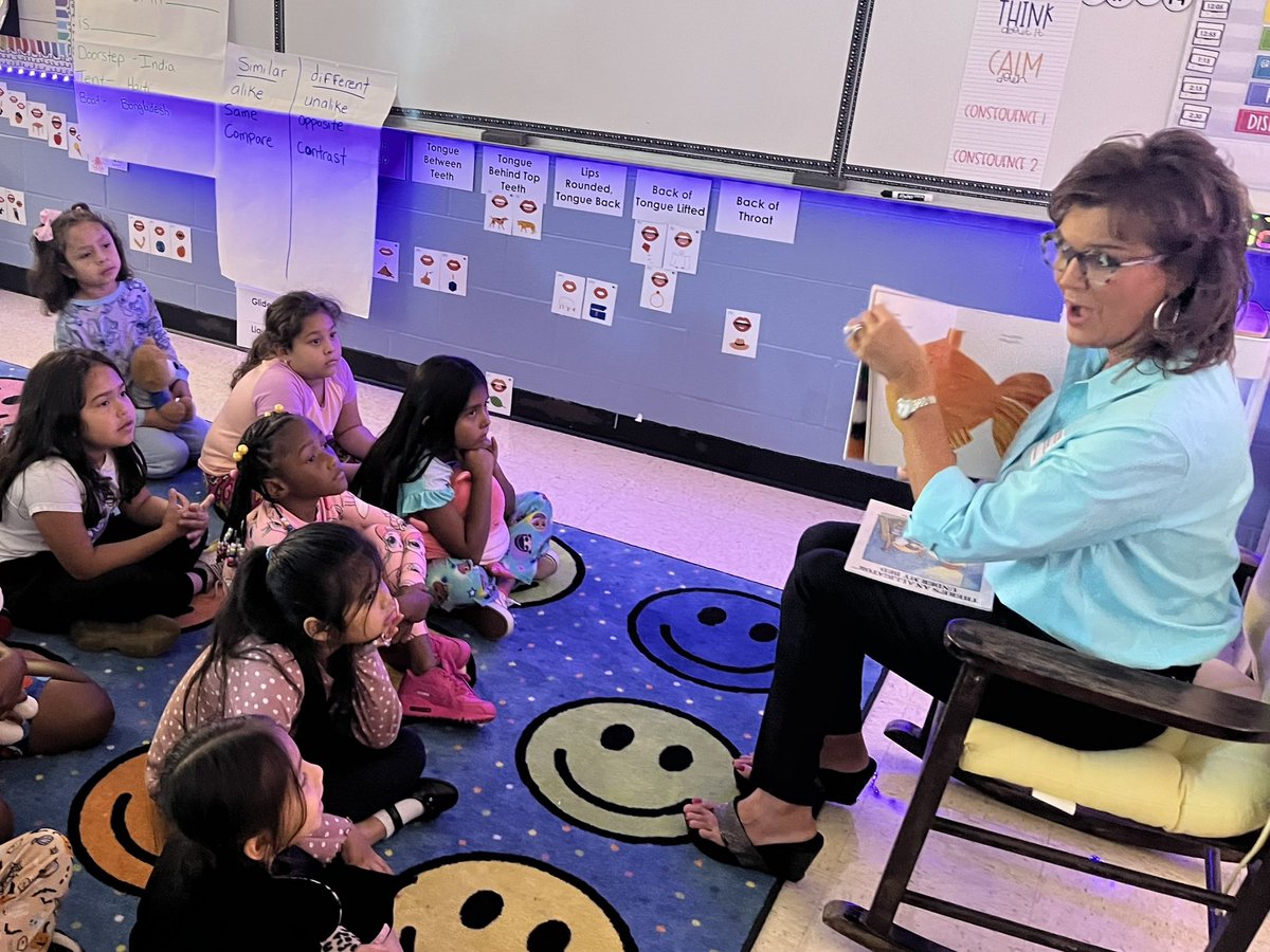 chentzsmith's tweet photo. What a fun day! We got to hang out in our pajamas and read! A couple of our own students shared a story as well as employees from Dow Smith and our own Mayor Reed! Ask your students about their favorite books from today!
@SmyrnaElem_TN @readtosucceed #DowSmith #MayorReed https://t.co/BC34yHv9Fe