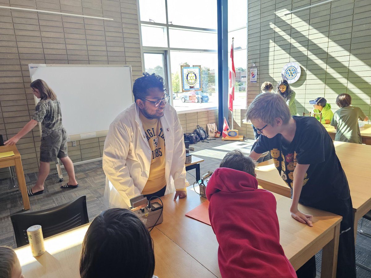 CNL gave book readings and #CleanEnergy presentations to several local library groups this week in honour of #ScienceLiteracyWeek. 

We gave presentations at Deep River Public Library, Renfrew Public Library and Petawawa Public Library.

#nextgen #SciLit