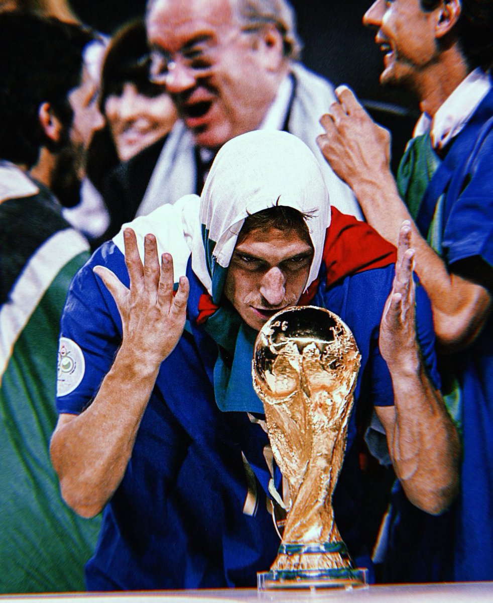 football images that go hard. v002. ✨

#totti #italy #worldcup