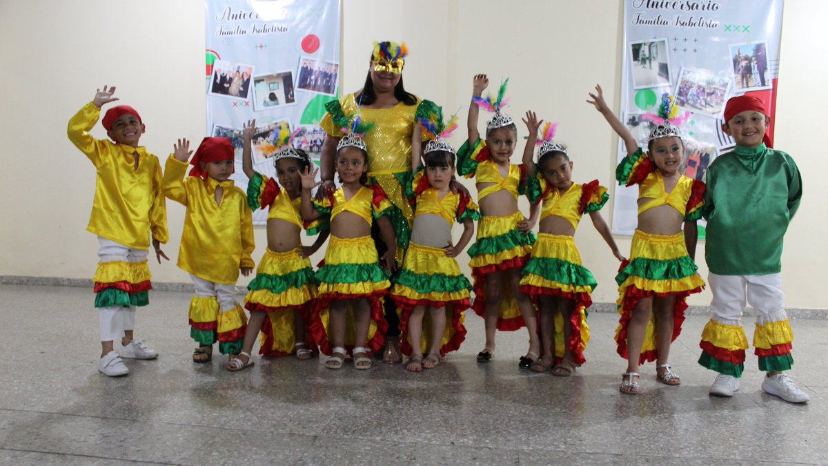 colsihbta's tweet photo. Participantes de Transición  -  Semana cultural Isabelista  2023.

#IsabelistasDeCorazón  🩷
@colsihbta https://t.co/4ymDjZ0Evo