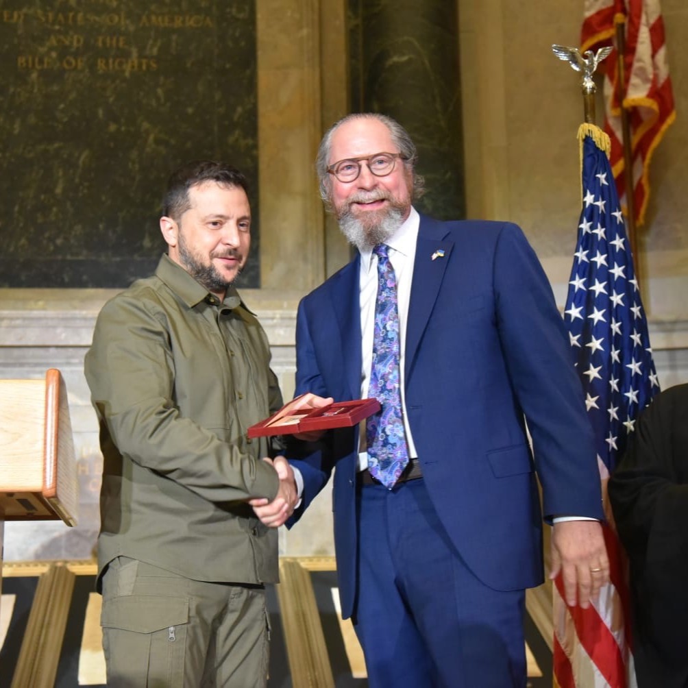 Congratulations to Dr. Robert Montgomery, who received the Order of Merit medal yesterday from Ukrainian President Volodymyr Zelenskyy for his medical contributions to the people of Ukraine.

Learn more about Dr. Montgomery's work: bit.ly/3ZuK38d