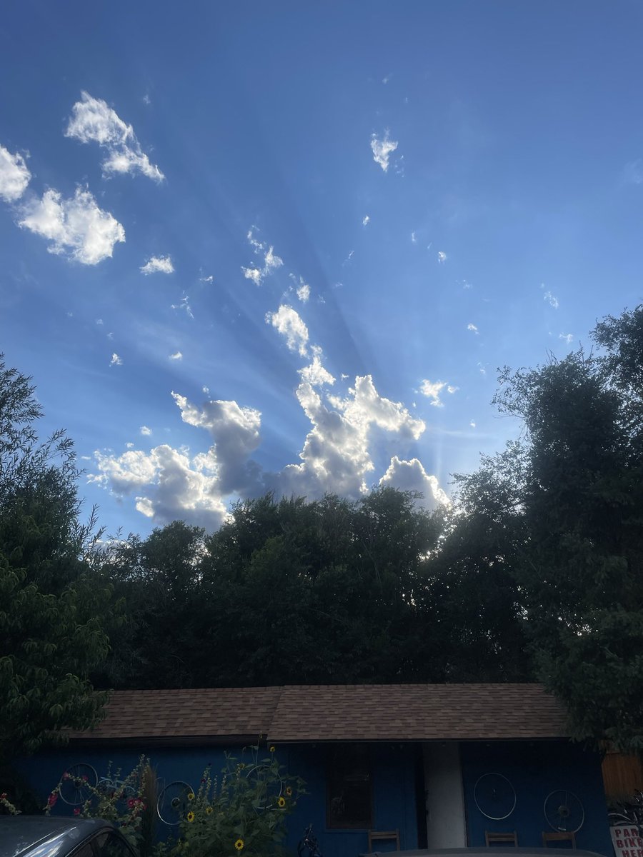 humanetchsketch's tweet image. Back in 2021, during @RAGBRAI_IOWA I had heard a story about a teenager fighting cancer doing Ragbrai on an electric bike. Someone had passed him &amp;amp; called him a cheater because he wasn't using a traditional bike. 

I dedicated a run to him (continued)

#humanetchasketch®