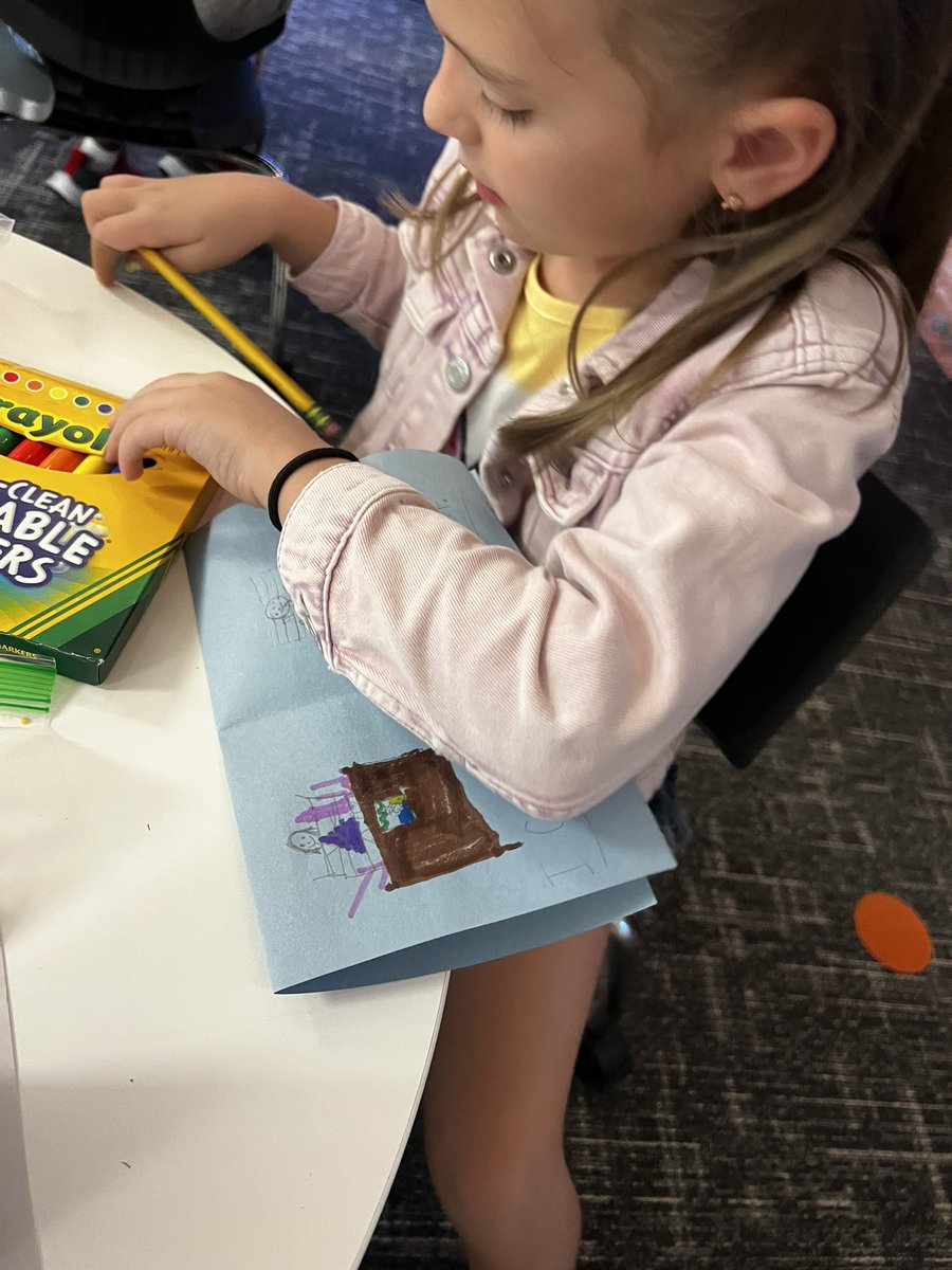 MindiGilder's tweet photo. @britngeren and first grade are doing a wonderful job with Patterns of Wonder!  The students love using visuals and pictures from their read alouds to explore grammar and writing skills!  @MooneyhamElem https://t.co/NRa0w25Q41