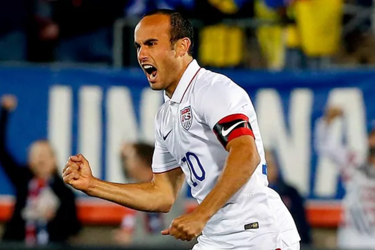 The all-time top assister in International Football History. 🇺🇸Landon Donovan: 58 🇧🇷Neymar: 57 🇭🇺Ferenc Puskás: 53 🇦🇷Lionel Messi: 53