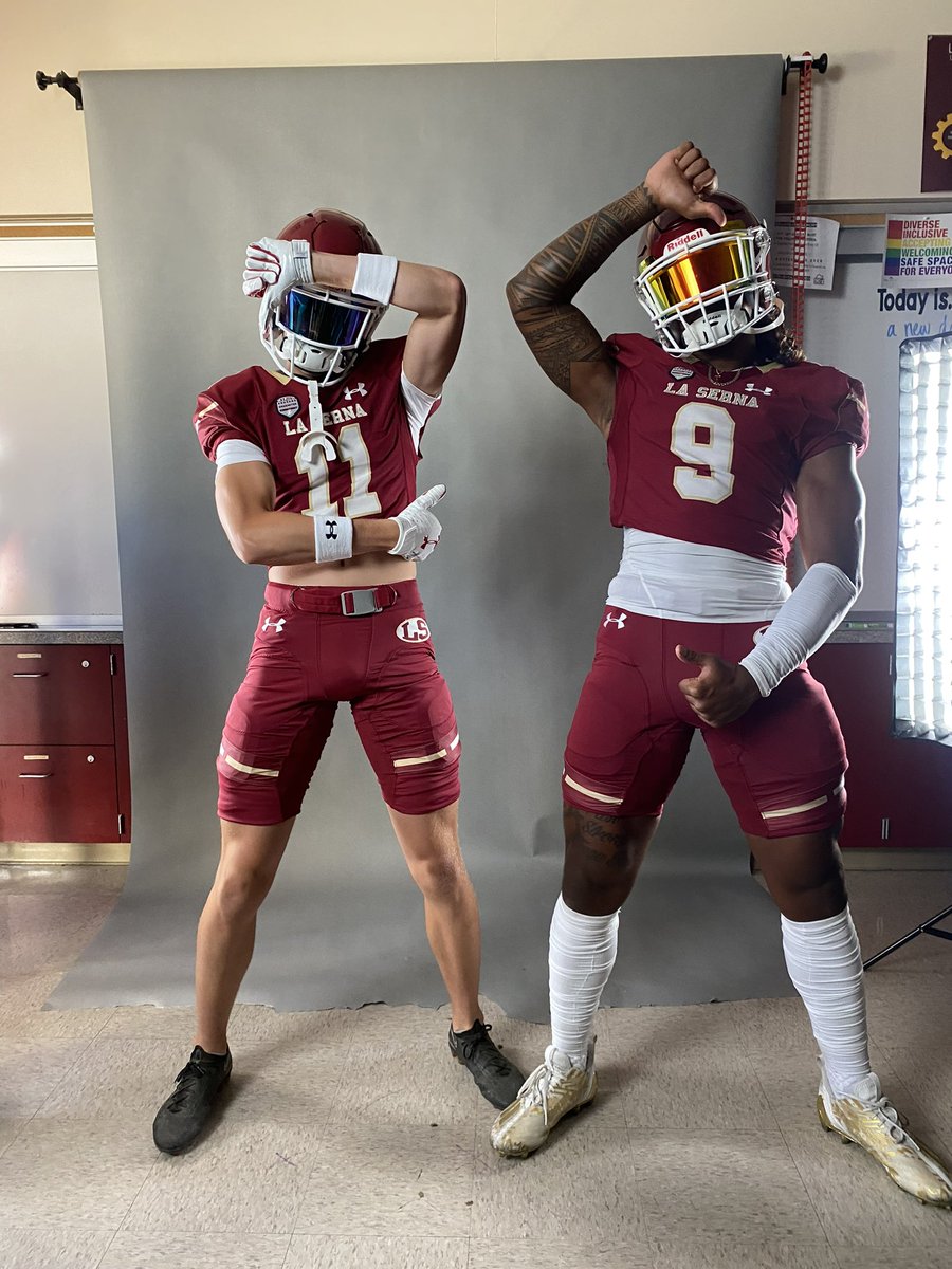 DavidTufag74285's tweet photo. For the Culture!! Game day baby play hard play smart team!! next week it’s on and cracking baby!!! @KaimanaTufaga excited and a little emotional knowing that we get to watch u play next week!! Can’t wait!! #Lancers #Newteam #Samemindset #coming4itall ##AigaOverEverything #Maui https://t.co/SqCJBotoP9