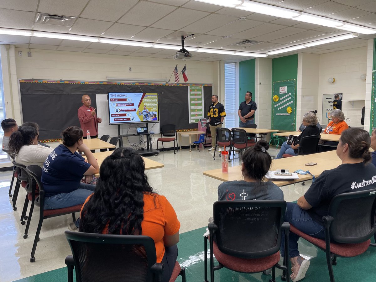 Coldturtle1's tweet photo. Thank you Dr Hernandez for your visit at out Campus Jose Cardenas ⁦@JOSECARDENASECC⁩ ⁦@EISDofSA⁩ https://t.co/8Sl0NVplok