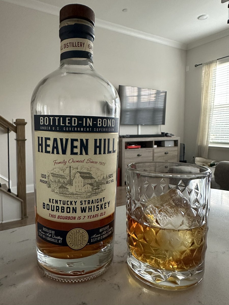 Another banger from @HeavHill1935 for day 21 of #30daysofbourbon #bourbonheritagemonth #drinkcurious