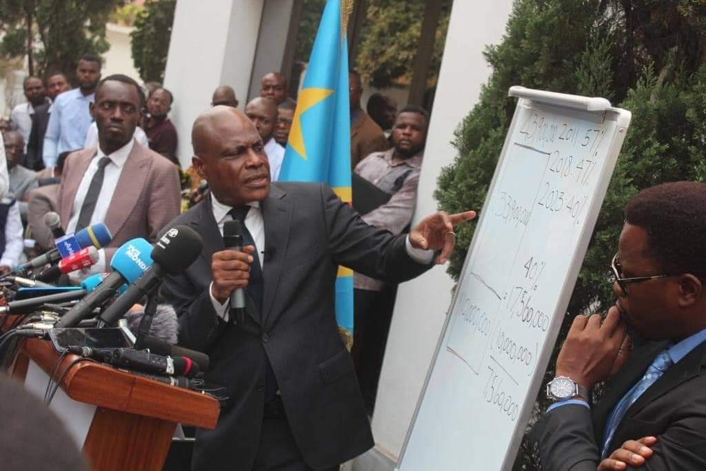 sergewelo1's tweet image. #RDCongo Aux Kadiosha d ne plus mettre mon nom ds leur bêtise contre l'insubmersible @MartinFayulu ,Président élu de la RDC. Q la CENI accepte les candidatures de l'@ECiDeRDC a la députation. #Inclusivité oblige! Quoique je ne suis plus de l ECiDé,  Maximum de Respect à Mafa !