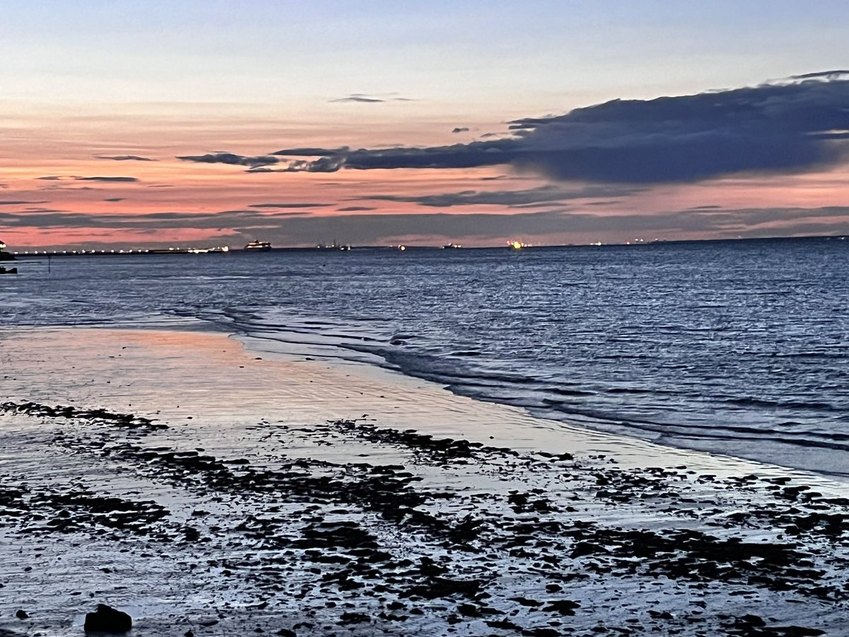 romermary's tweet photo. @JANUSZCZAK Seaview, Isle of Wight https://t.co/RVwLEtObdn