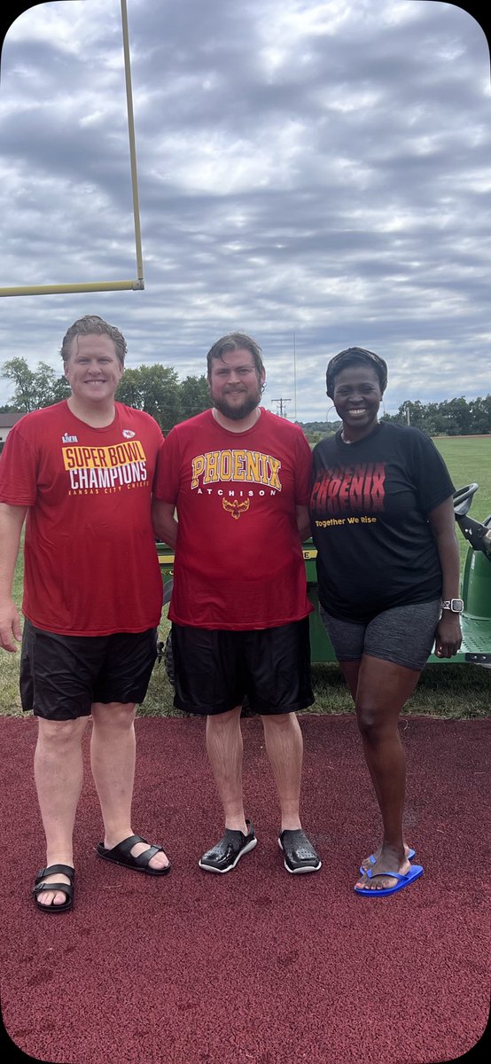 Soak the Admin Day! AHS had 95% Average Attendance 3 weeks in a row so a mystery motivator is in order!! Ss were able to throw water balloons at the Admin! <a href="/JessicaSprick/">Jessica Sprick</a> loved the mystery motivated! <a href="/AtchisonPublic/">Atchison Public Schools</a> <a href="/ahsphoenix/">Atchison High School</a> #WeAre409 <a href="/RevBClardy/">Blaine Clardy</a> <a href="/ADTLue/">Tyler Lueckenhoff</a>