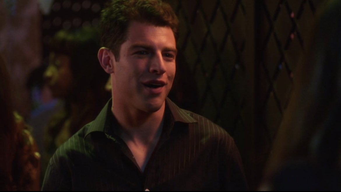 schmececomfort's tweet photo. schmidt and cece always finding each other at crowded parties is something so personal to me https://t.co/7l68UP0qSF