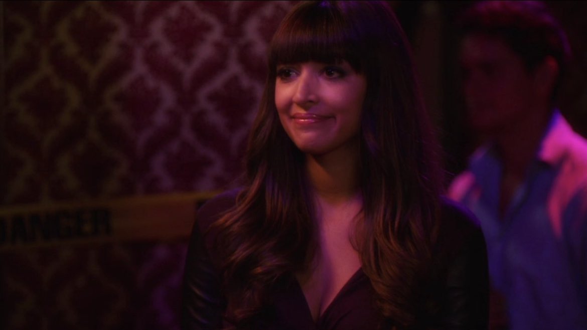schmececomfort's tweet photo. schmidt and cece always finding each other at crowded parties is something so personal to me https://t.co/7l68UP0qSF