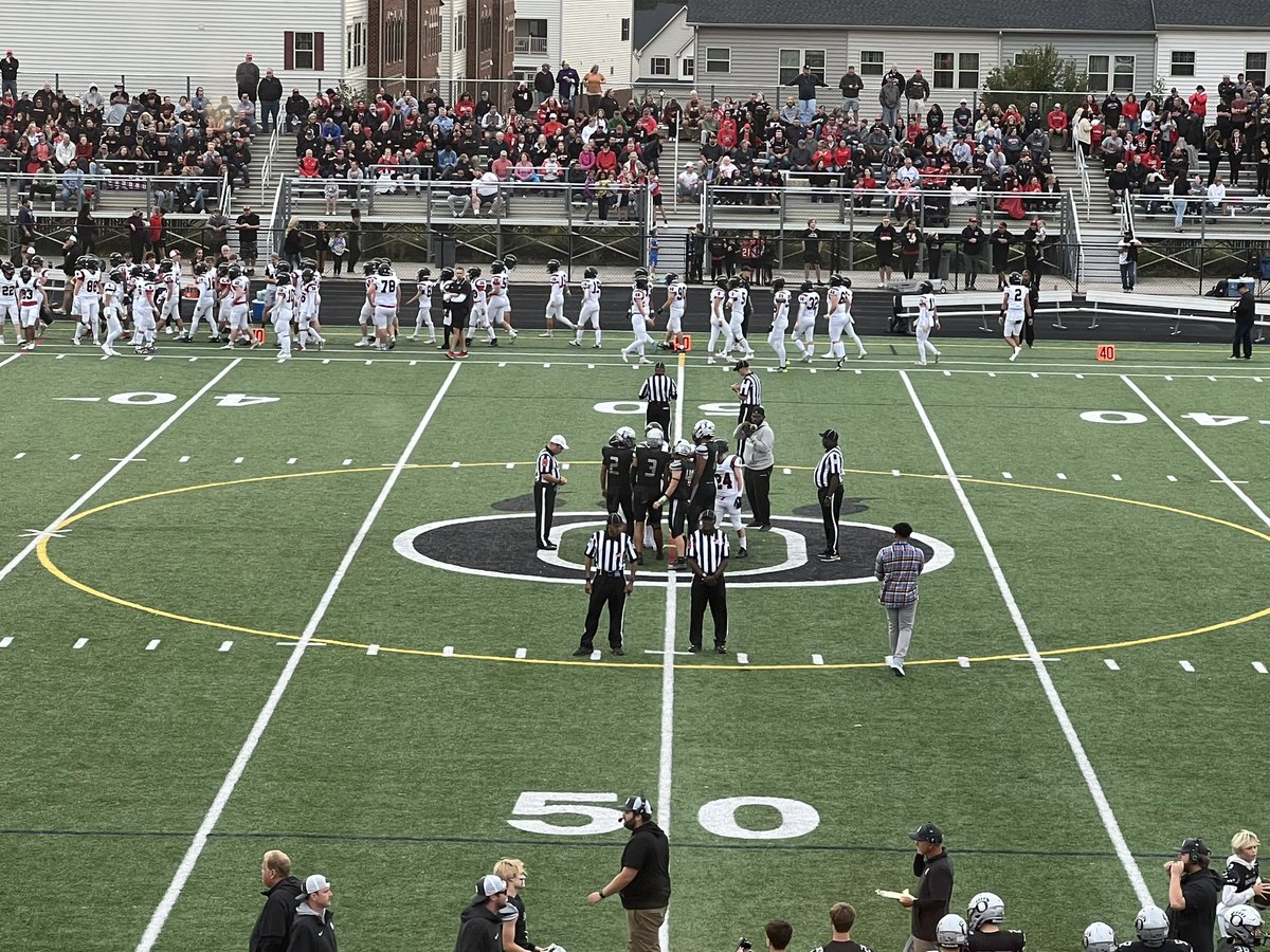 greg_swatek's tweet photo. Here we go. County heavyweights collide. Linganore at Oakdale tonight. Stay tuned for updates @FrederickSports https://t.co/dwVKGlHAu7