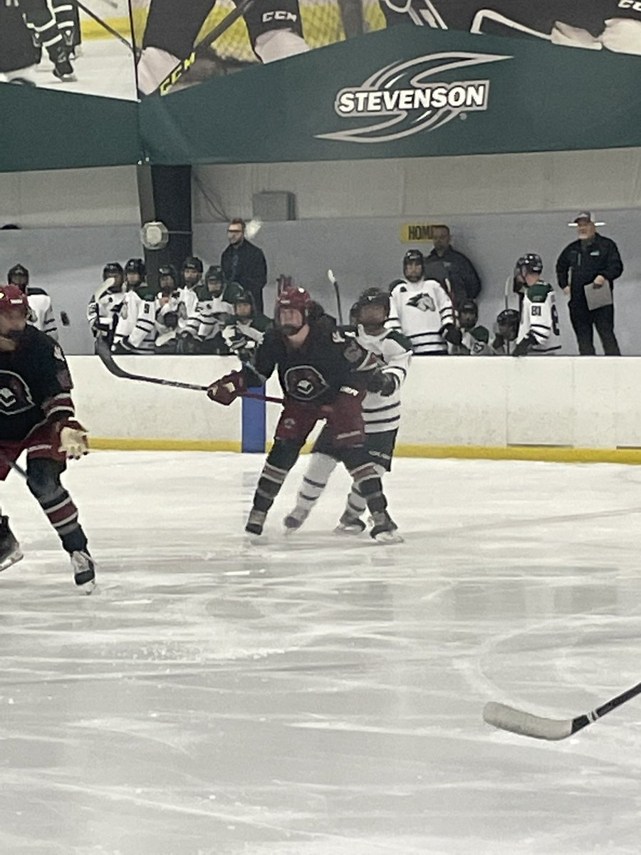 IUPIceHockeyD3's tweet photo. FIRST GOAL OF THE SEASON 

Hawks strike first, Yost cleans up in front of the net.

18:09 remain in the first

Unassisted https://t.co/DZaB887REY