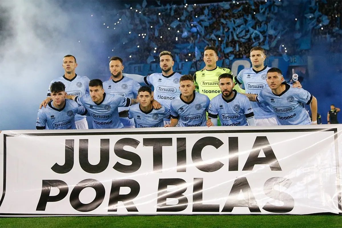 <a href="/solelaciar/">Sole Laciar</a> <a href="/blascorreas/">Blas Correas</a> "Peço que seja encontrado o responsável. Foi o assassinato de um jovem que nada fazia de errado. Assassinaram, mataram e tem que haver culpados, tudo tem que ser esclarecido. Aqueles que cometeram erros devem ser responsabilizados.", disse Vegetti, uma semana depois do crime.