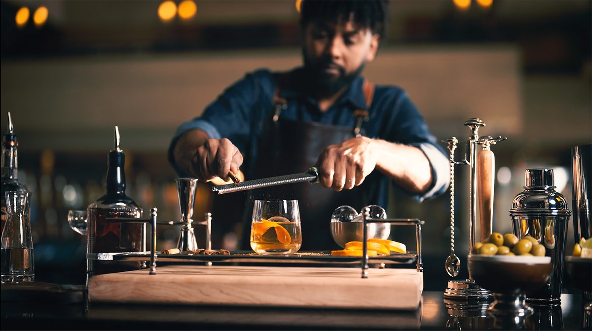 HyattRegencySA's tweet photo. Sip, relax and enjoy a drink with us. Cheers to unforgettable moments!

#sanantoniobars #do210 #weekendvibes #sanantoniobars https://t.co/EnqwzgmnI3
