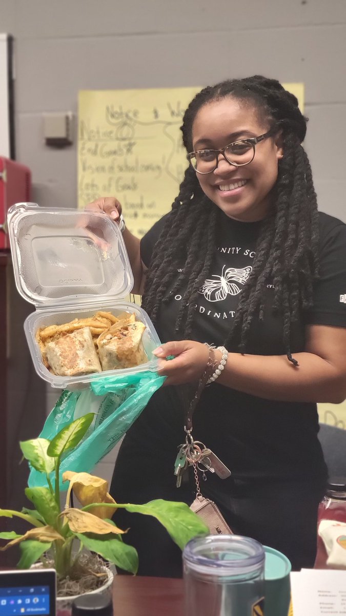 PrincipalShepp's tweet image. Our Community School Coordinator is the BEST🤗To celebrate her this week we showed our appreciation by providing the lunch of her choosing 🥰 #CSC #AppreciationWeek #TheGDubbWay #ThisIsHowWeDoIt
#FirstYearPrincipal
#CitySchools
#BCPSS #WhyBeLess #WhenYouCanBMore #BaltimoreCity