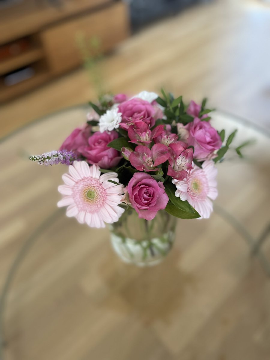 Sharedthoughts2's tweet image. There’s something about a bouquet