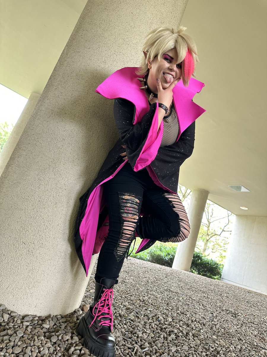 Darlingcosplays's tweet photo. Thank goodness we haven’t invented scratch-n-sniff photos yet
-
@FarFetchedShow #farfetchedshow #animenext https://t.co/OncqwQD6VD