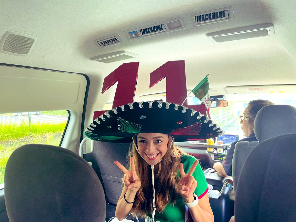 _piso37's tweet photo. Voy despacio por que llevo a la fan numero 1 de Checo. 

#vamoscheco
#suzukagp 

@nataliadanaejp https://t.co/4jcpb7PR8K