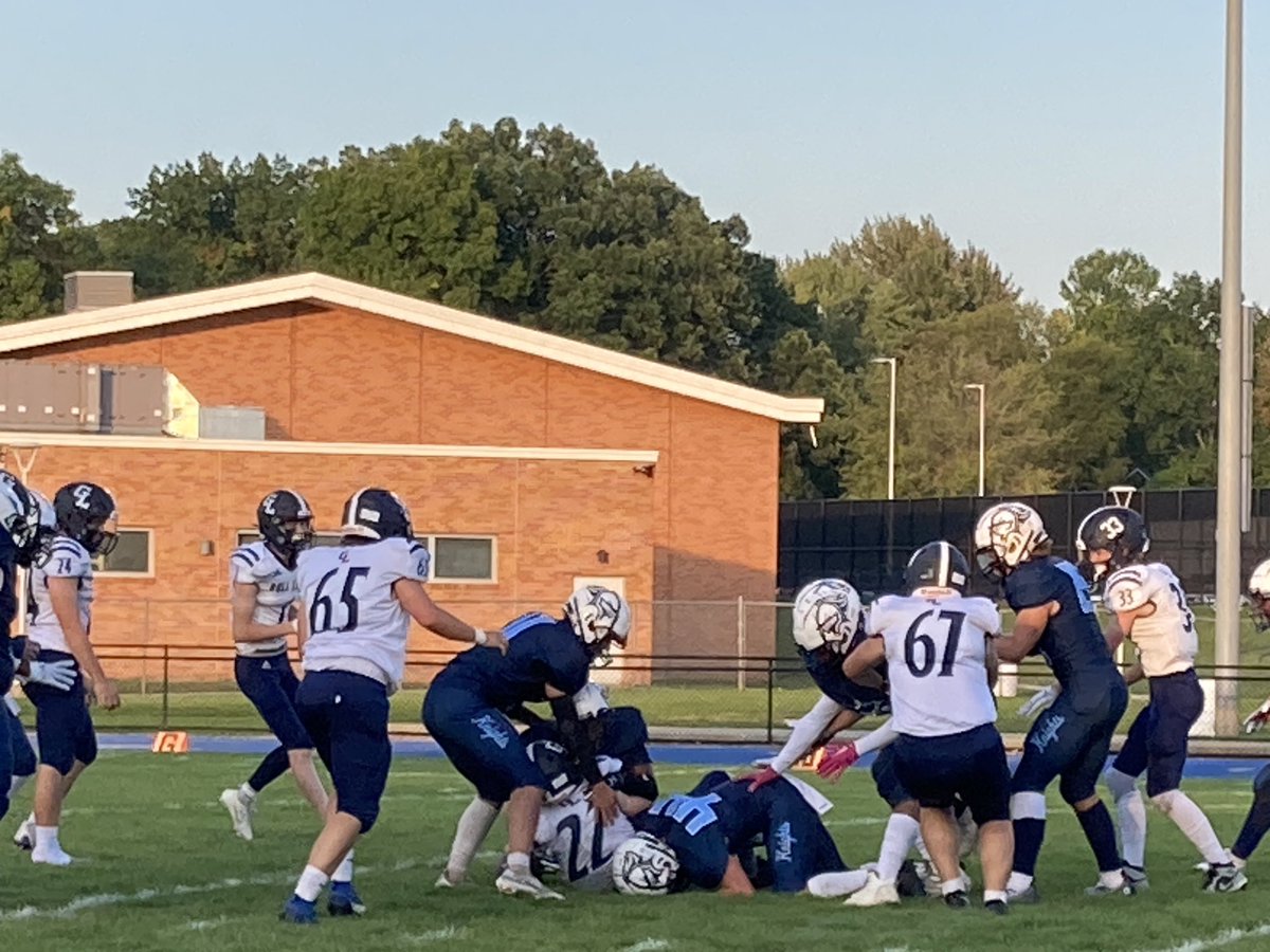 JonMcCrary's tweet image. They’re hitting hard at Loy Norrix. Just getting underway! Gull lake v Loy Norrix. #FootballFever ⁦@wwmtnews⁩ ⁦@APepperWWMT⁩