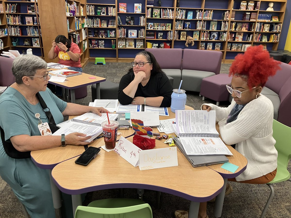 Center Elementary tweet media