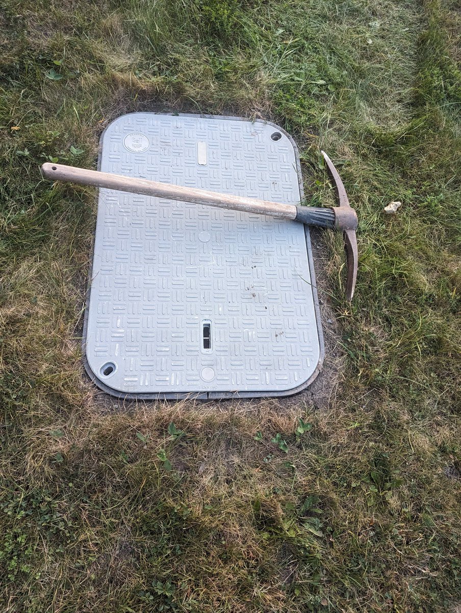 Sandymctyre's tweet photo. @Bell @Bell_Support been like this for 3-4 days now. Checked the hole...no one fell in! 
Covered up. Let me know if the pickaxe is up for grabs! https://t.co/Rus2gIjGBe
