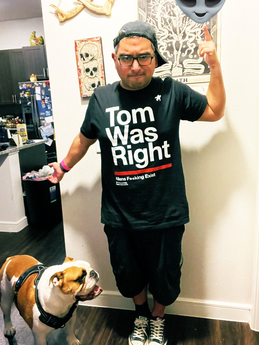 SirBulbasaur's tweet photo. Got my “Tom was right” shirt in the mail! Im never taking it off!! @tomdelonge  @ToTheStarsMedia  #tomwasright #angelsandairwaves #blink182 https://t.co/l4JJKwdkZf
