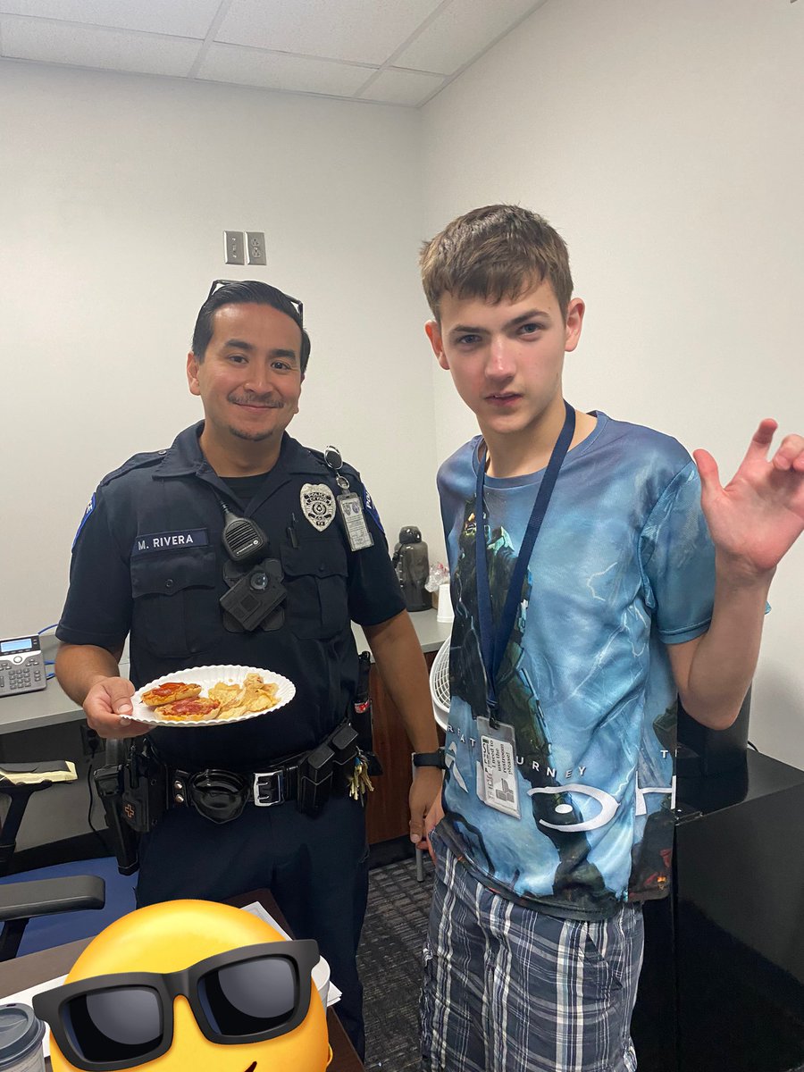 CoachLave2's tweet photo. Thank you is not enough for all y’all do Officer Palomino and Rivera! 
My Life Skills class cooked mini pizzas for our Officers today at Bridgeland! We have the best officers in CFISD! We had to treat them with a little fun Friday surprise! #BridgelandBest #GoBears  @CFISDPDChief https://t.co/irmFQFbn0e