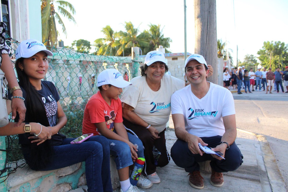 erikrihaniglez's tweet photo. ¡Dos años de resultados, por un mejor #Progreso y un mejor #IXDistrito, #VamosADarle!
Seguimos recorriendo casa por casa, escuchando las inquietudes de las y los vecinos #progreseños, dándoles a conocer las #actividades que hemos realizado en estos dos años de trabajo. https://t.co/fSLBP2t5PQ
