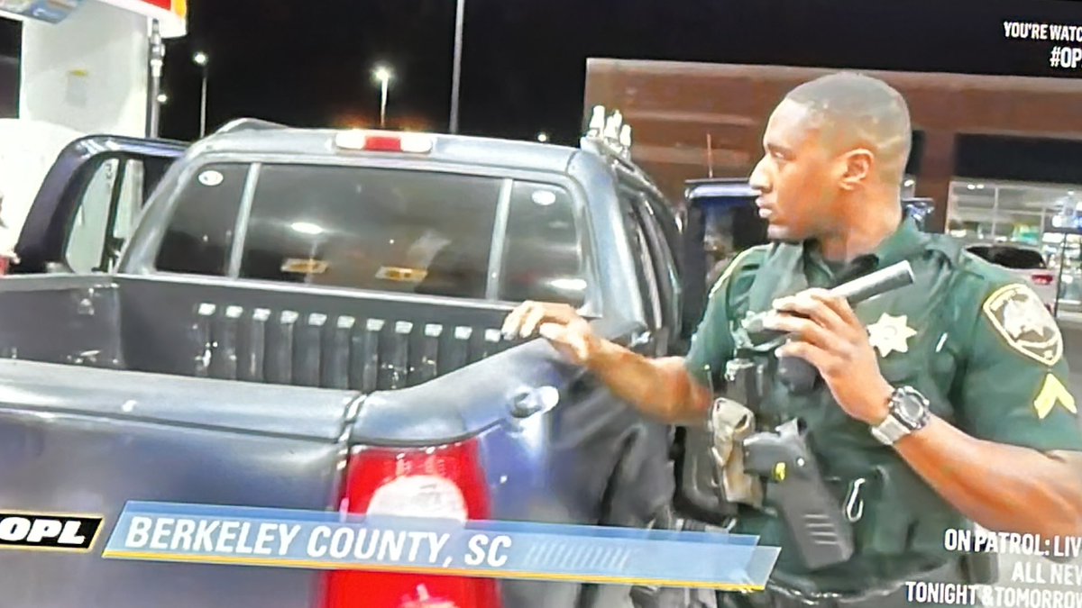 MrKingCoop's tweet photo. Watching last week episode of #OPLive and let me tell you, man!!! #DevanteSmith is fine!!! & he’s all caked up, he got booty 🍑 he could interrogate me ANYTIME!!!! #OnPatrolLive #OnPatrolNation #OPNation #OPLNation #OnPatrolNation https://t.co/kL11i1erHU