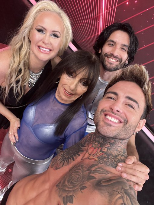 Endless love 🫶🏻 https://t.co/MYZG5tXg2V<a href="/tag/lam"class="tags"><span>#lam</span></a><a href="/tag/bailando2023"class="tags"><span>#bailando2023</span></a>