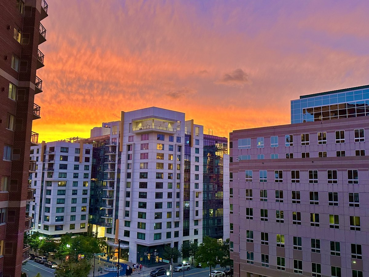 ironmanjt's tweet photo. @capitalweather Ballston https://t.co/5njS16E2Pu