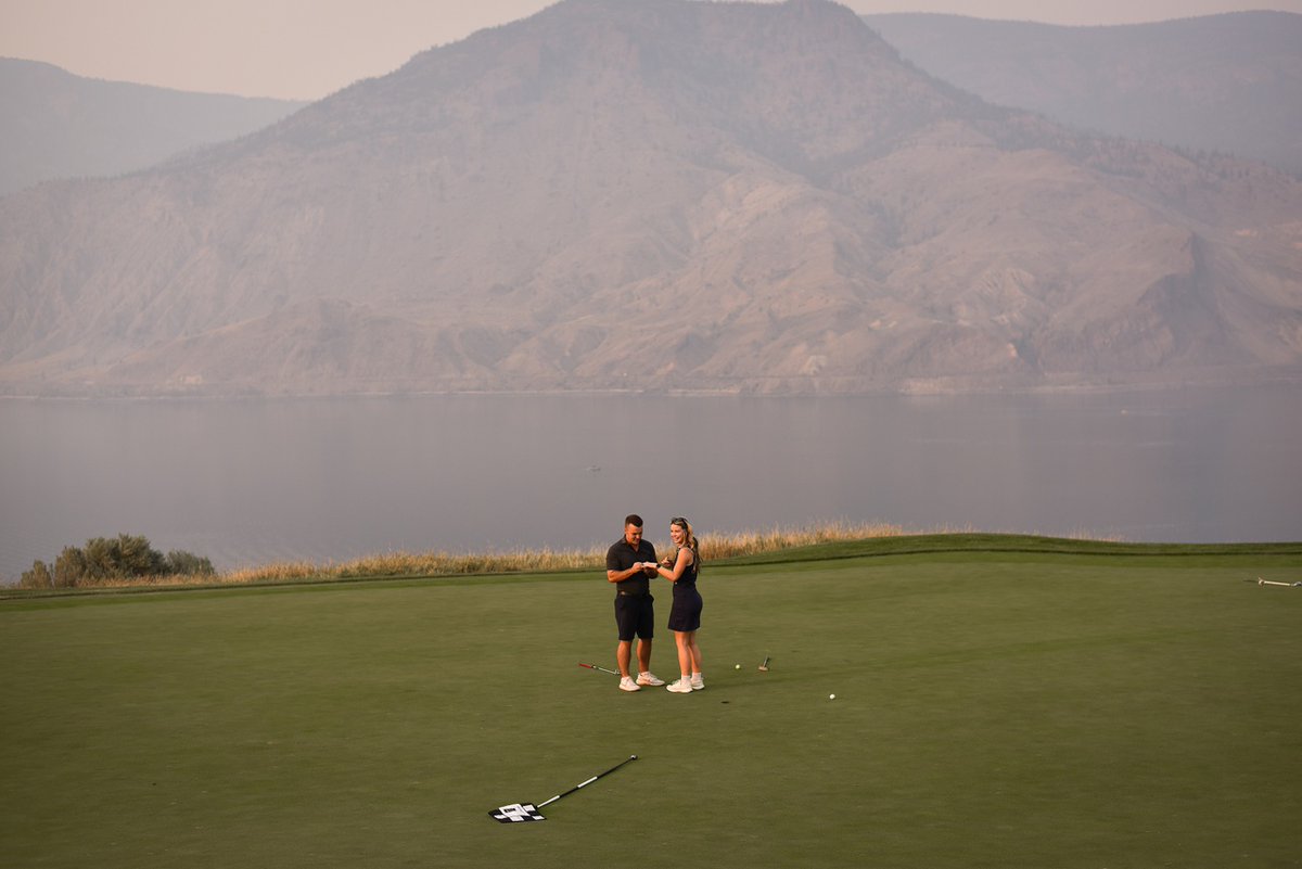 tobianogolf's tweet image. We couldn't think of a better place for a proposal. 💍⛳️  

Nothing like the backdrop than the one from Hole 15 for this special occasion, along with some bubbly at The Black Iron Club &amp;amp; Grill at Tobiano. 🥂 

📷: Brady Olson / The Olsons Creative 

#tobianogolf #golfbc #kamloops