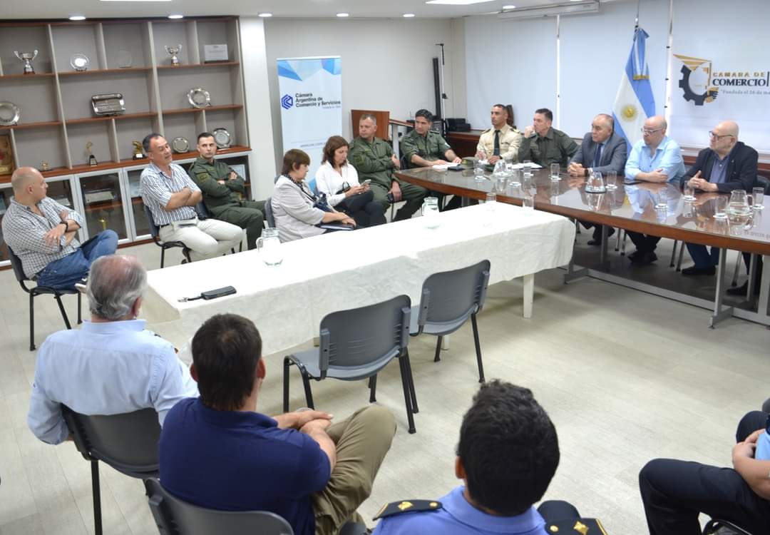 fechacochaco's tweet image. 🔹️ El tema que más preocupa a productores es el abigeato por el cual solicitaron el incremento del personal de Policía Rural; más operativos de prevención a dicho delito, y agilizar el trabajo de Fiscalías Rurales.