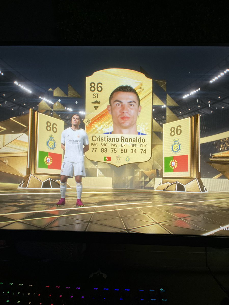 kinggjdm's tweet photo. packed Messi n Ronaldo but it doesn’t feel the same https://t.co/lvy43cPz57