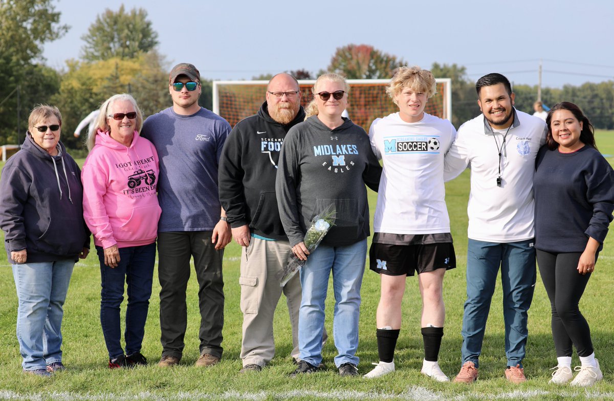 Soccer Seniors!! And those jerseys ... look sharp!
📷📷📷📷
#WeAreMidlakes
