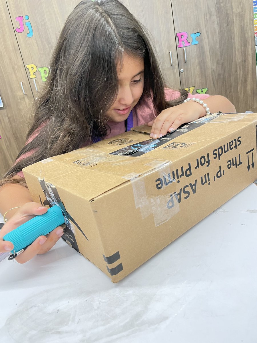 MrsBergman93's tweet photo. Fun with light energy! We made shadow puppets &amp; used lights to see our designs! We also looked inside a box, saw it was dark then added a light &amp; saw a fun surprise! #thirdgrade #Science #wildcatproud #HQIT @HumbleISD_LLE @HumbleISD @cassreescano @ArmyAg86 @Humble_Science💡🔦🕯️ https://t.co/V2UUqEIFgM