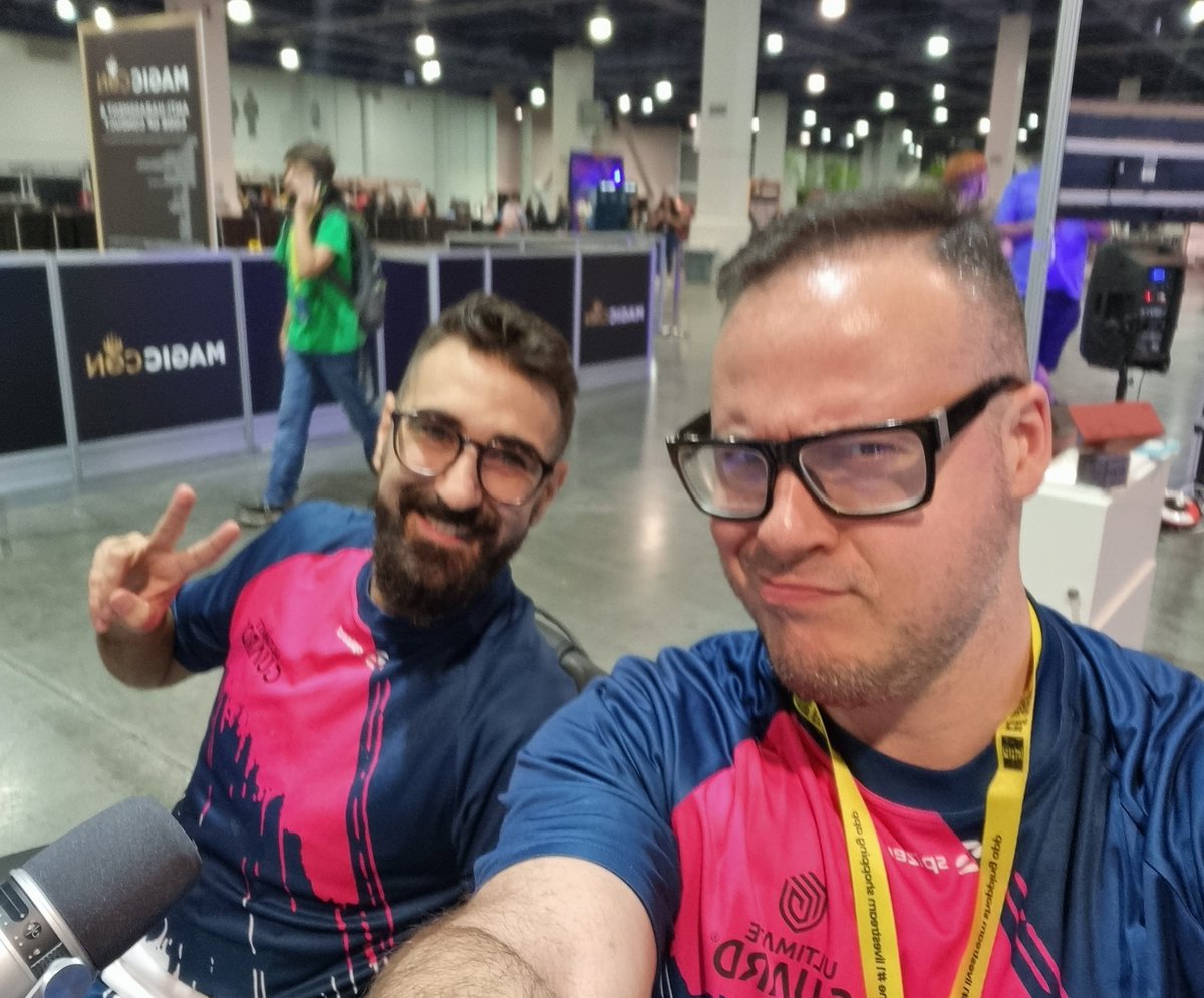 Like, Retweet y Follow a esta cuenta y a <a href="/abeardedhusky/">HuskyTCG</a> para participar de los dos sorteos diarios durante este fin de semana con material <a href="/UltimateGuard/">Ultimate Guard</a> ! 🥳