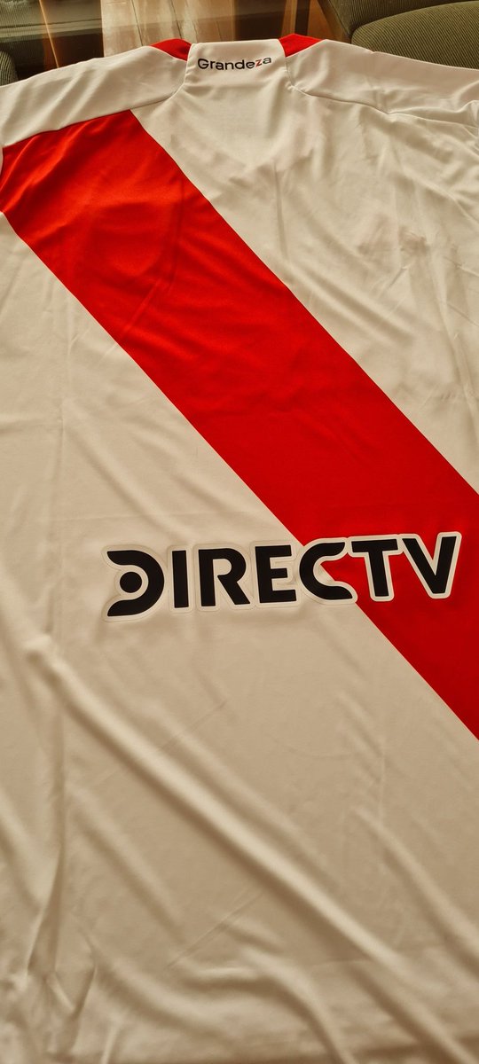 Va regalo: esta camiseta de #RiverPlate puede ser tuya. 
Condiciones para participar: 
- Hacer RT 
- Seguir esta cuenta: @sebasrur
El sabado 30-9 anunciamos quien se la lleva
Suerte para todos/as!!!!