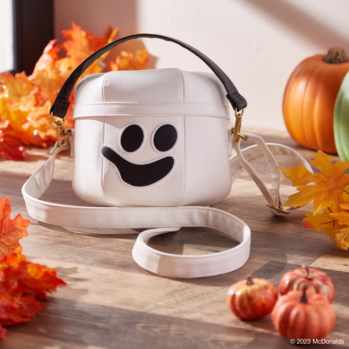 BoxLunchGifts's tweet photo. Want a chance to win our sold out exclusive McDonald's #McBoo Ghost pail Loungefly bag? 👻 Here's how to enter: https://t.co/ENKpjGhTsS https://t.co/86fjHkw4E5