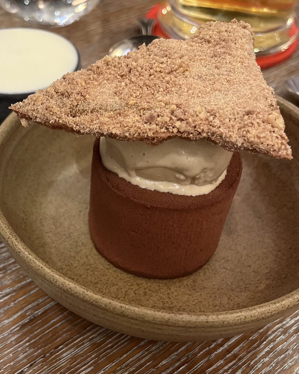 Mister_Lloyd_29's tweet image. Just a hint #beechat